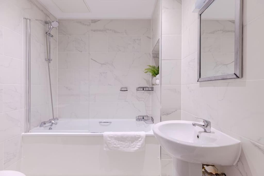 קינגסטון אפון תמז Vertigo Boutique Sleeps 4 London מראה חיצוני תמונה