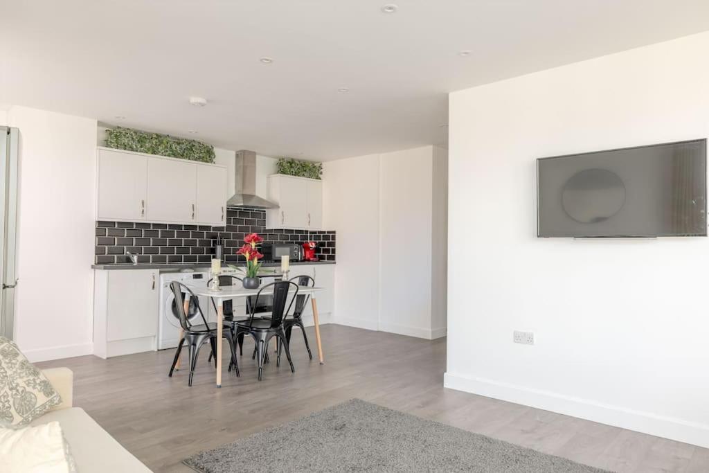 קינגסטון אפון תמז Vertigo Boutique Sleeps 4 London מראה חיצוני תמונה