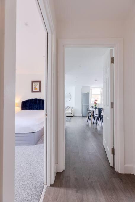 קינגסטון אפון תמז Vertigo Boutique Sleeps 4 London מראה חיצוני תמונה