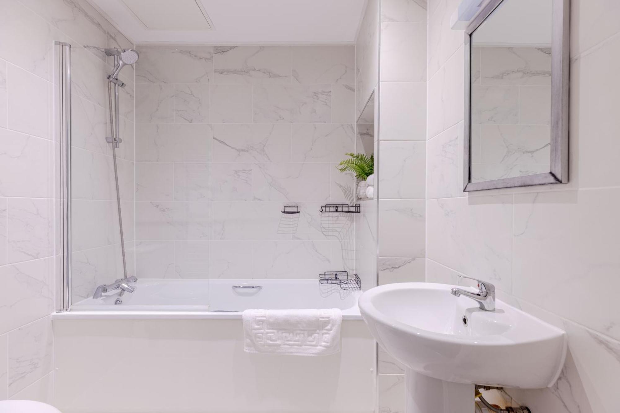 קינגסטון אפון תמז Vertigo Boutique Sleeps 4 London מראה חיצוני תמונה